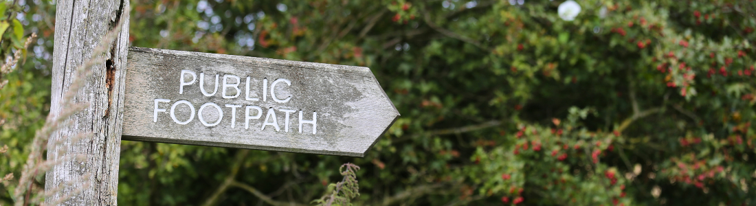 Sign indicating public right of way to open access land