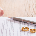 Couple signing a separation agreement